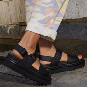 DR. MARTENS VOSS WOMEN'S LEATHER STRAP SANDALS